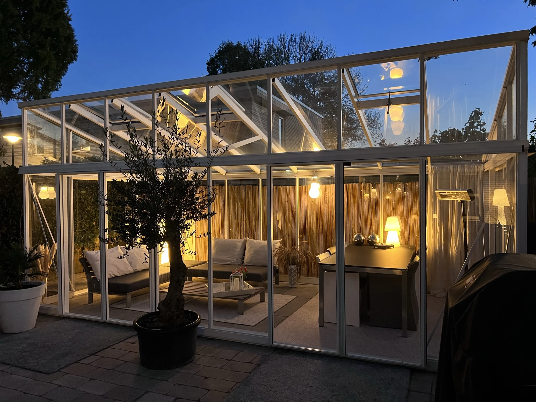 Modern-310×605-WH-3